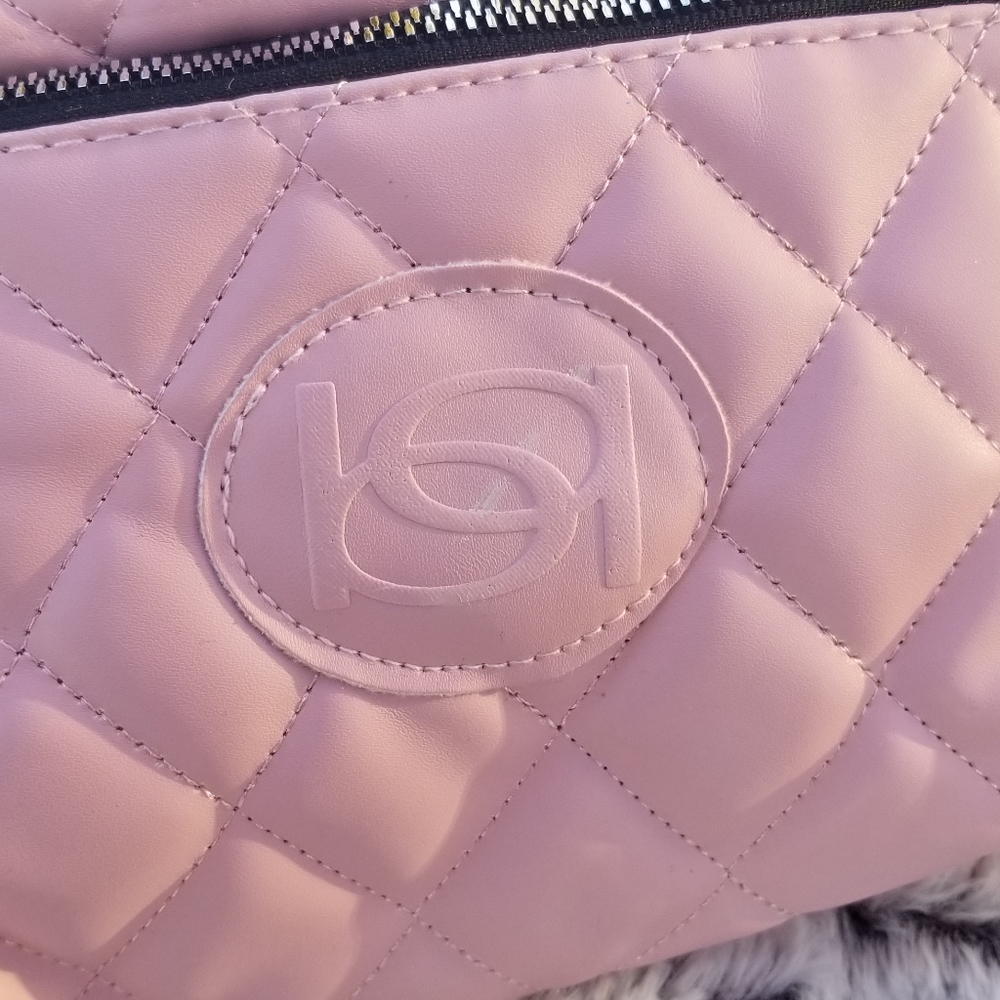 🔥BEBE!!🔥BABY PINK BEBE FANNY PACK!! LAST!! - Picture 3 of 8